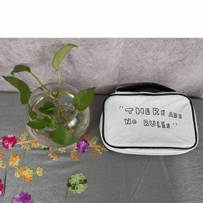 Elegante witte bloemenpatroon grote capaciteit wasbare reiscosmetische tas met rits